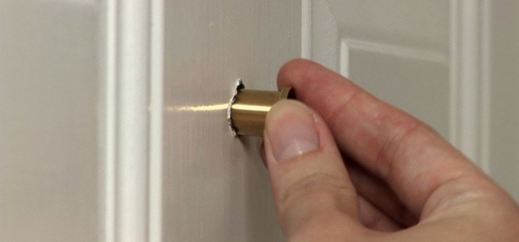 peephole door repair in Rogers Park